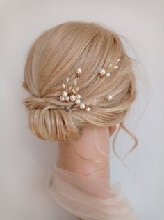 This pearl bridal wedding hair pins are perfect for a bling wedding theme. Gorgeous wedding hair clip with shining crystals and beautiful pearls. It looks beautiful and attractive. You will love it.  Available: SILVER, GOLD with white or ivory pearls       SET of 6  or SET of 12      Please read my policies before purchase: https://www.etsy.com/shop/SilkPearlDesign#policies Bling Wedding Theme, Hair Accessories For Wedding, Pearl Hair Accessories, Wedding Hairstyles And Makeup, Accessories For Wedding, Wedding Hair Clip, Wedding Hair Up, Bridal Wedding Hair, Hair Accessories Pearl