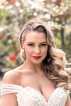 Hair And Makeup Ideas, Amazing Wedding Makeup, Beautiful Wedding Makeup, Girls Portrait, Classic Wedding Hair, Best Wedding Makeup, Hair Light, Wedding Day Makeup, Braut Make-up