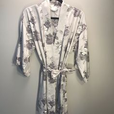 I Purchased These Beautiful Robes For My Wedding And Had My Bridesmaids Wear Them. (I Have 1 Left) They Were Only Worn For Pictures And Are Practically Brand New. Floral Robes, Sleepwear Robe, My Wedding, Cream White, Women's Intimates, Brand New, Cream, Floral, How To Wear