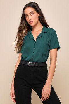 Good Luck Charm Dark Green Short Sleeve Button-Up Top Women’s Work Wear Summer, Casual Teaching Outfits Summer, Nanny Work Outfits, Business Casual Collared Shirt, Clinic Attire Women, Business Casual Shirts Women, Summer Work Tops, Business Casual Women Outfits Summer, Outfit With Green Shirt