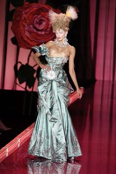 Runway Outfits, Glam Dresses, John Galliano, Fancy Dresses