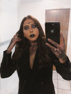 Pagan Witch Makeup, Moon Witch Makeup, Hen Outfit, Halloween Witch Makeup Ideas, Witch Makeup Halloween, Simple Witch Makeup, Pagan Makeup, Witch Makeup Ideas, Scary Witch Makeup