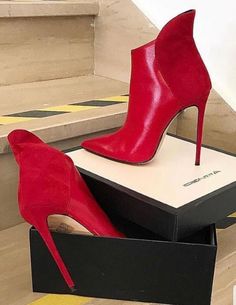 Drawing High Heels, High Heel Stiefel, Red Booties, Shoes Drawing, Red High Heels, Beautiful Boots