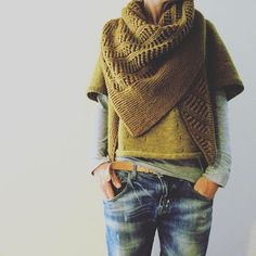 Layers Giant Scarf, Paris October, Cozy Style, Looks Street Style, Knitted Shawls, Casual Fit, Knitting Inspiration, Dandy, Outfits Casuales