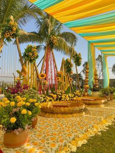 Haldi Decor Ideas, Haldi Ceremony Decorations, Small Wedding Decor, Mehendi Decor Ideas, Haldi Decor, Wedding Decor Photos, Wedding Entrance Decor, Wedding Stage Design