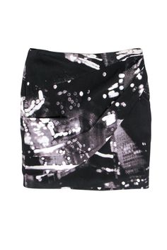 Current Boutique-Nicole Miller - Black & White Abstract Print Draped Skirt Sz 2 Chic Fitted Graphic Print Bottoms, Fitted Graphic Print Chic Bottoms, Chic Graphic Print Bottoms For Spring, Elegant Fitted Printed Bottoms, Fitted Printed Skirt For Party, Fitted Black Skirt With Graphic Print, Chic Fitted Printed Skirt, Trendy Graphic Print Skirt, Chic Printed Party Bottoms