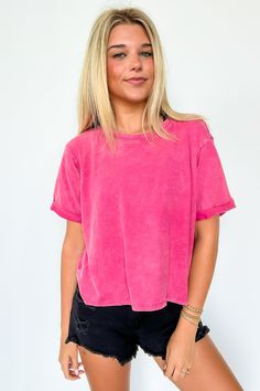 Details: Introducing our Mineral Wash Roll-Cuff Sleeve Top! This acid wash crop top features roll-cuff short sleeves for a trendy and versatile look. Perfect for pairing with high-waisted jeans or skirts, this top is sure to become your go-to for any occasion. Embrace the playful and quirky vibe of this top and rock it with confidence.* Each item is unique, expect variations in color and finishing- Roll cuff - Short sleeves Content 100% cotton Size + Fit Model is 5'9" (Kelly green), 5'2" (Ash Bl Casual Preppy Outfits, Leggings Casual, Crop Top Sweater, Back In Stock, Women Clothing Boutique, Preppy Outfits, Clothing Boutique