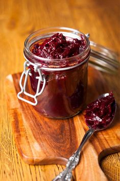 Mary Berry Beetroot Chutney Beetroot Chutney Recipe, Beetroot Relish, Raspberry Scones, Mary Berry Recipe, Grilled Halloumi, Tomato Chutney, Mary Berry, Chutney Recipes, Leftovers Recipes