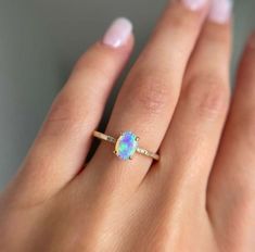 Feine Opal Ring-Feuer Opal Ring-Feuer Opal Ring-Oktober Stapelring-Gold Ring-Feuer Opal Ring-Geschenk für Sie Auf der Suche nach einem einzigartigen und besonderen Geschenk für deine Liebsten? Schauen Sie sich unsere Auswahl an Opalringen an! Diese Ringe aus Sterlingsilber sind mit wunderschönen, natürlichen Opalen in verschiedenen Farben versehen. Einige sind zart genug, um als zierlicher Ring getragen zu werden, während andere groß genug sind, um als Verlobungs- oder Ehering getragen zu werden Delicate Opal Ring, 14k Gold Opal Ring, Opal Stacking Ring, October Birthstone Rings, Ring Opal, Zierlicher Ring, Fire Opal Ring, Opal Ring Gold, Gold Ring Stack