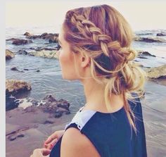 Hair Messy Bun With Braid, Cool Braids, Popular Haircuts, Braided Bun, Hippie Chic, Pastel Goth