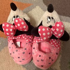 Cute And Soft Minnie Mouse Slippers For Toddler Girl. Size Is 7-8, But They Run Small, More Like 5-6. Never Worn Minnie Mouse Slippers, Pink Minnie, Kids Shoes, Toddler Girl, Minnie Mouse, Kids Shop, Slippers, Size 6, Pink