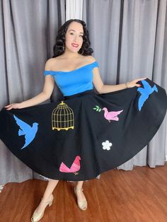 Made-To-Order/ Circle skirt with hand painted multicolor flying birds with gold cage. Design is on the front and back of skirt to have a 360 view of this unique wearable art. Side zipper with one sided pocket.    Skirt Details - Full Circle Skirt - Handmade - Hand Painted - Custom Waist Size - Washable - Snap Metal Fasteners or  zipper ** Please list - Waistband  - Hand Hemmed: 28 inches lenght ( please list if wanting shorter skirt) Custom color of birds and cage are available at no additional cost. Send me a message of the colors you would like and I will send you a sketch with your requests in 1-2 calendar days.   If I do not receive a message with your custom color request, I will continue to make skirt design as depicted in the photos. Washing Instructions card will be included. IMPOR Painted Skirt, Bird Skirt, Skirt Details, Pocket Skirt, Handmade Skirts, Flying Birds, Full Circle Skirt, 1950s Style, Full Circle Skirts