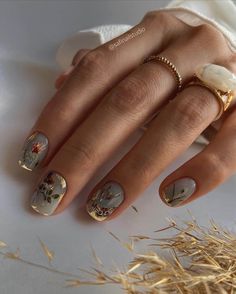 Wedding Day Nails, Gold Nail Designs, Classy Nails, Floral Nails, Chic Nails, Manicure E Pedicure, Gold Nails, Flower Nails, Nails Ideas