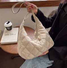 Puffer Purse, Woman Sling Bag, Simple Handbags, 2023 Wishlist, Casual Elegant Style, Shoulder Bag Vintage, Trendy Shoulder Bag, Girly Bags, Floral Bags