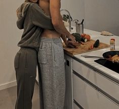 Knox And Memphis, Romantic Relationships Couples, Couple Kitchen, Juniper Hill, Relationship Vision Board, New Relationship, Future Love, Foto Tips