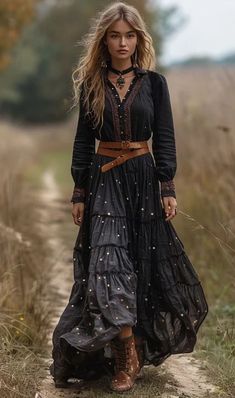 Capsule Wardrobe Women, Steampunk Ideas, Sewing Easy, Fantasy Outfits, Long Outfit, Boho Chique, Fantasy Wardrobe, Fashion Mistakes, Western Dresses