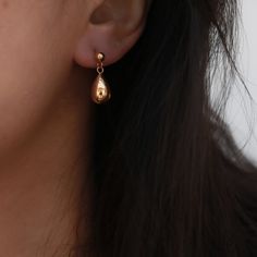 Teardrop Dangle Earrings, Original Gift, Teardrop Earrings, The Light, Everyday Outfits, Jewelry Collection, 18k Gold, Dangle Earrings, Gold