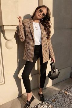 Plaid Blazer Outfit, Casual Chique Stijl, Pretty Winter Outfits, Summer Business Casual Outfits, Winter Mode Outfits, Nyc Fall, Outfit Chic, Office Outfits Women, Business Casual Outfits For Work