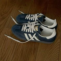 Amerie Wadia, Adidas Gazelle Shoes, Heartbreak High, Gazelle Shoes, Navy Blue Sneakers, High Aesthetic, Shoes Aesthetic, Stunning Shoes, Outfits With Converse