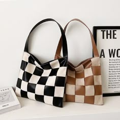 Material: PU LeatherSize: 14.1’’ x 12.2’’ x 0.8’’Strap Length: 9.8’’Item Color: 2 Colors AvailablePackage: 1 x Bag Checkered Bag, Flower Scrunchie, Thick Wool Socks, Knitting Tote Bag, Ethnic Bag, Canvas Makeup Bag, Denim Handbags, Straw Tote Bag, Leather Patchwork