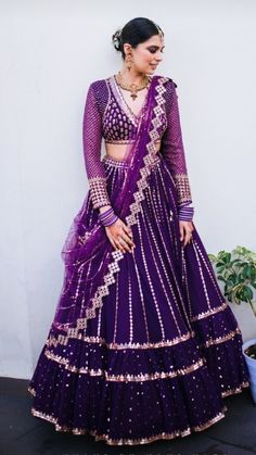 Pakistani Embroidery, Lilac Lehenga, Embroidery Couture, Embroidery Lehenga, Purple Lehenga, Desi Wedding Dresses, Indian Outfits Lehenga, Velvet Dress Designs, Half Saree Designs