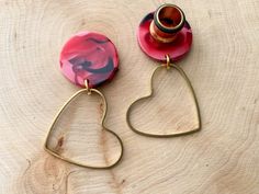 "4g-5/8\" (16mm) Red/Black Marble Acetate w/Gold Heart Lightweight Hoop Drop Dangle Earrings Gauges/Earplugs Hider Plugs. The plug in this photo is 00g.  Disc size will NOT vary with size of gauge ordered. The plugs themselves are stainless steel w/black silicone 'o' ring.  Disc is acetate acrylic. Can easily hide gauged ears. Please wear in only healed ears as these are not meant for stretching. All earrings are made to order and sold in pairs.  No returns or exchanges. But- Please reach out to me if any problems with your order. Questions are happily welcomed. :)" Earrings Gauges, Dangle Gauges, Gauged Ears, Gauge Earrings, Ring Der O, Tunnels And Plugs, Earplugs, Gauged Earrings, Ear Gauges