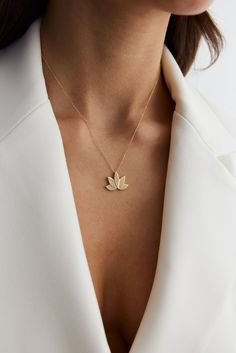 Unique Pendants For Women, Minimal Gold Pendant, Unique Pendant Necklace Gold, Gold Chain Locket For Women, Modern 14k Gold Filled Necklaces For Gifts, Modern 14k Gold Filled Necklaces As Gift, Modern 14k Gold Filled Necklace As Gift, Modern 14k Gold Filled Necklace For Gift, Minimalist Wedding Charm Necklace Tarnish Resistant