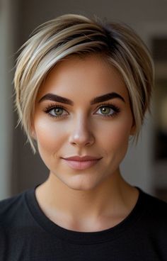 Short Razored Bob, Short Hair With No Bangs, Shaggy Short Bob, Cute Razor, Razor Cut Hairstyles, Razor Cut Bob, Short Pixie Hair, Razor Cut Hair, Textured Pixie