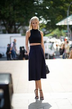 Kate Davidson Hudson Mode Monochrome, Midi Outfits, Pinterest Wardrobe, Mod Cloth, New York Street Style, New York Fashion Week Street Style, Style Goals, Wear Crop Top, Mode Casual