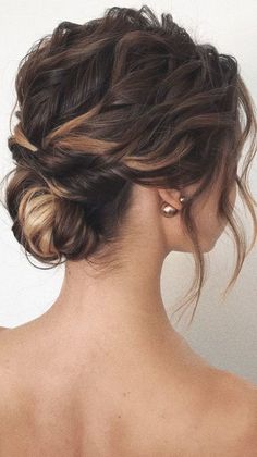 Wedding Hairstyles Updo Messy, Romantic Updo Hairstyles, Updo Messy, Low Bun Wedding Hair, Hairstyle Simple, Simple Updo, Romantic Updo, Ball Hairstyles, Bridal Hair Updo