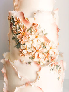 aesthetic buttercream floral wedding cake Wedding Cakes And Cupcakes, Mexican Wedding Dress, Buttercream Cakes, Cake Bakery, Boutique Wedding, Cakes And Cupcakes, Simple Wedding Cake