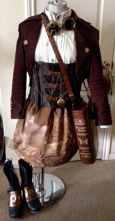 Steampunk/ time traveler. Front view Stream Punk Outfits, Cottage Core Steampunk, Aesthetic Steampunk Outfit, Ren Faire Steampunk, Time Traveler Aesthetic Clothes, Steampunk Outfits Aesthetic, Time Themed Outfit, Steampunk Inventor Outfit, Steampunk Aethstetic