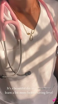 Medical School Aesthetic Pink, Medicine Pink Aesthetic, Cute Nursing Aesthetic, Doctor Woman Aesthetic, Pink Doctor Aesthetic, Woman Doctor Aesthetic, Aesthetic Med School, Pink Medical Aesthetic, Neonatal Surgeon