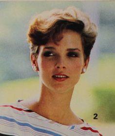 80s Fashion For Women, 1980s Hair, 1980s Fashion Trends, Pixie Haircut Ideas, Modern Short Hairstyles, 80s Shorts