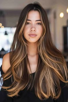 Find your summer hair inspiration with these stunning sun-kissed brunette ideas. Perfect for a fresh look! Sunkissed Brunette Hair, Brunette Ideas, Dark Hair Hairstyles, Summer Hair Inspiration, Brown Hair Dark Skin, Sunkissed Brunette, Brunette Hair Ideas, Hair With Color, Perfect Brunette