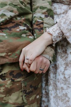 🤍Insta: https://www.instagram.com/kendalmarieephotography/ 📸Website: www.kendalmarieephotography.com ✨Pinterest: https://www.pinterest.com/kendalmarieephotography/ 🎥https://www.tiktok.com/@kendalmarieephotography Army Couple Photography, Maine Engagement Photos, Navy Couple, Wedding Pictures Bride, Military Husband, Maine Wedding Photography, Wedding Makeup For Brunettes