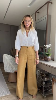 White Shirt Outfit Office, Office Outfits Women, Classy Work Outfits, Work Outfits Women, Mode Inspiration, Office Outfits, Work Fashion, Minimalist Outfit