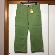 Levi's Green Tab Twill Capris. Size 8. New With Tags. Waist Measures 16 1/2" Levi's Pants With Pockets For Spring, Green Cropped Leg Bottoms, Levi's Mid-rise Cotton Bottoms, Levi's Spring Bottoms With Pockets, Green Mid-rise Cotton Pants, Green Cropped Leg Bottoms For Work, Green Levi's Bottoms With Pockets, Levi's Straight Leg Summer Pants, Levi's Cotton Pants For Spring