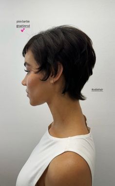 Chic Short Hair, Short Hair Pixie Cuts, Super Short Hair, Corte De Cabelo Masculino, Hair Flip, Cut My Hair, Pixie Hairstyles