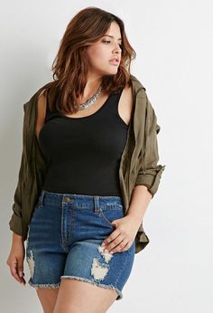 Summer Outfits Women 30s, Plus Size Summer Fashion, Plus Size Summer Outfit, Denim Cutoffs, Stylish Plus, Summer Fashion Trends