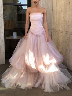 Robe Formel Trapèze Robes de soirée Elégant Traîne Tribunal Sans Bretelles Sans Manches Tulle Avec Plissé de 2024 ? €149.33 Tulle Formal Dress, Prom Dress Pink, Tulle Long Prom Dress, Prom Dresses Long Pink, Prom Dresses Elegant, Dresses Formal Elegant, Elegant Party Dresses, Evening Gowns Elegant, Blair Waldorf