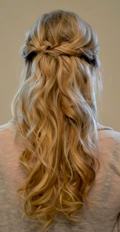 Perfect Half Up Hairstyle Idea Bridesmaids Curls, Half Updo Hairstyles, 2015 Hairstyles, Trendy Wedding Hairstyles, Bridal Parties, Short Hairstyle, Half Up Hair