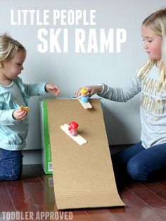 Easy Little People Ski Ramp for Kids Winter Sports Preschool, Winter Sports Crafts, Toddler Skills, Olympics Activities, Thema Winter