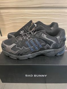 Limited Bad Bunny Adidas Originals Response CL Guaranteed 100% Genuine Authentic, Bid with Confidence  Color: CBlack/Legink/Utiblk Condition: 100% Brand new & never used Extremely limited Pls check out my other items for more size or color Shipping: Shipping fee only to the contiguous 48 states, extra fee will be charge for other states, APO/FPO, PO Box address, etc. Please message for details!  Check out my other items! Be sure to add me to your favorites list! Please feel free to contact us with any question, thank you for looking! Bad Bunny Adidas, Adidas Bad Bunny, Adidas Response, Favorites List, Triple Black, Bad Bunny, Favorite Things List, Adidas Originals, Athletic Shoes