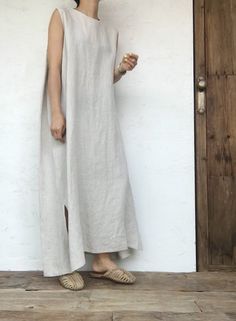 Plain Linen Sleeveless Maxi Dress Minimalist Linen Dress - Etsy Ootd Streetwear, Dress Minimalist, Linen Sundress, Mother Of Groom Dresses, Minimalist Dresses, Draped Fabric, Sun Dress, Sleeveless Maxi Dress