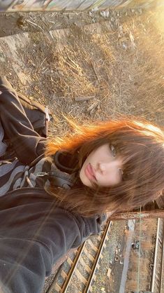 Grunge Long Hairstyles, Grunge Hair Long, Grunge Long Hair, Long Grunge Hair, Shaggy Hair With Bangs, Long Brown Hairstyles, Female Grunge, Grunge Hairstyle, Grunge Hairstyles