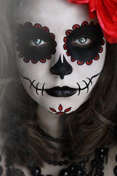 Dia de los Muertos aka Day of the Dead ©Lou Bert #makeup #Halloween Carnaval Make-up, Halloween Makeup Sugar Skull, Uhyggelig Halloween, Dead Makeup, Den Mrtvých