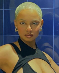 Straight Hair With Braid, Buzz Cut Styles, Buzzed Hair Women, Buzzed Hair, Natural Hair Cuts, Shave My Head, Fresh Skin, Buzz Cut, Shaved Hair