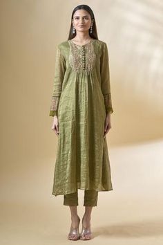 Shop for Neha Khullar Green Embroidered Chanderi Kurta Set for Women Online at Aza Fashions Sheer Dupatta, Dupatta Border, Kurta Set For Women, Green Embroidery, Kurta Set, Scalloped Lace, Floral Motifs, Trim Detail, Straight Pants