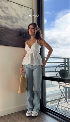 Italy Outfits Jeans, Romantic Casual Outfit, Looks Aesthetic, Outfit Elegantes, Looks Pinterest, Elegant Outfit Classy, Italy Outfits, Causal Outfits